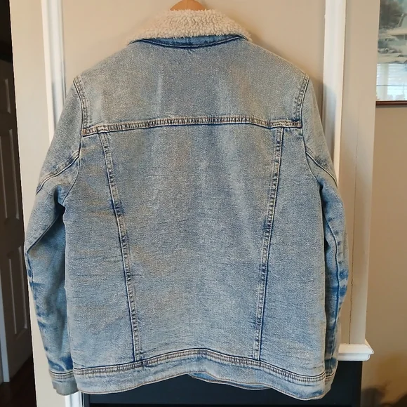 Hollister Faux Shearling Lined Denim Trucker Jacket Women's Medium - Picture 9 of 10